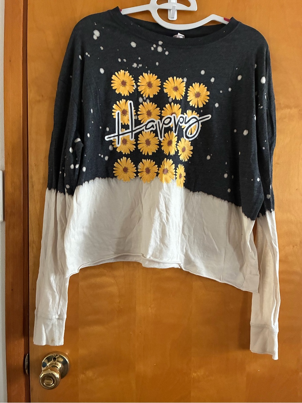 No Boundaries Black & Cream Daisy 'Happy' Scoop Neck long sleeve Tee